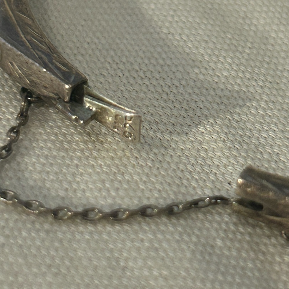 Vintage Sterling Silver Octagonal Engraved Hinged Bangle Bracelet - Picture 5 of 7